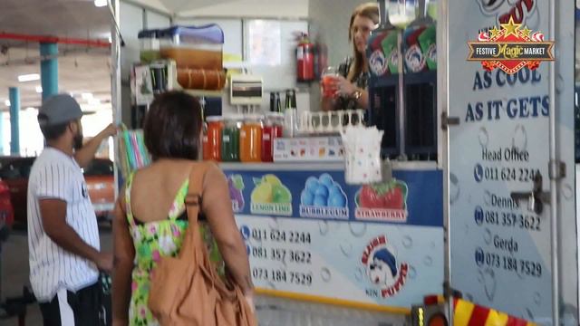 Festive Magic Market & Drive-in 2023 смотреть онлайн