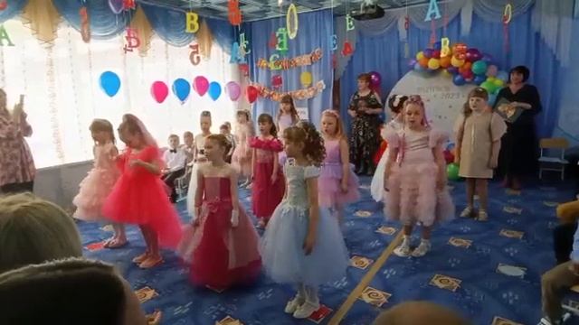 песня на выпускной Хочу учиться смотреть онлайн