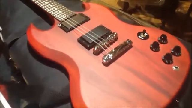 Gibson SG J Series Bag Cherry Satin - Julio - Rio de Janeiro смотреть онлайн
