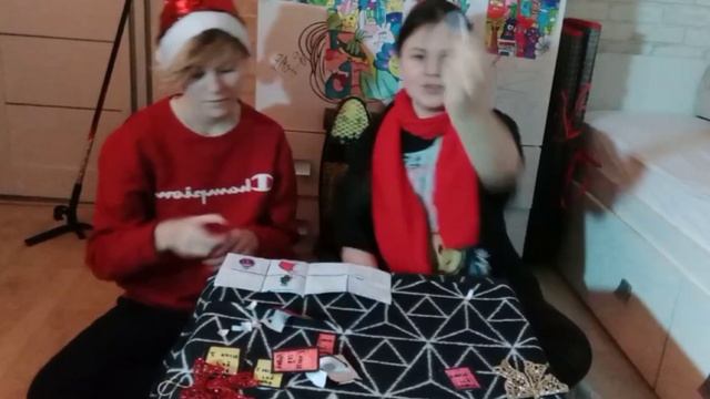 Открываем НОВОГОДНИЕ СЮРПРИЗЫ!!! смотреть онлайн