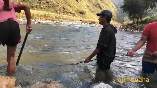 the great example of group work effort ever || making wooden bridge || himalayan life style || смотреть онлайн