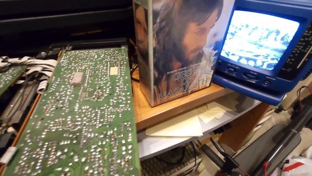Riparazione meccanica VHS videoregistratore vcr ITT Nokia in attesa cinghie nuove смотреть онлайн