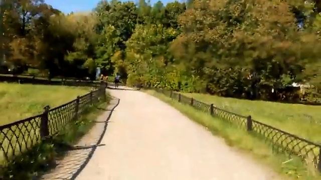 Велопрогулка в парк / A Bike Park Trip in Moscow смотреть онлайн
