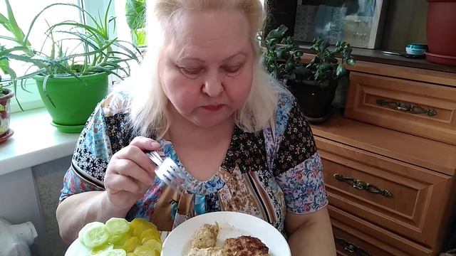 Мукбанг. Надо разнообразить....