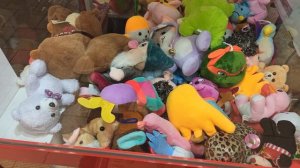 Играю в автомат с Игрушками #65 / Игрушка за 10 рублей / Автомат с игрушками / Автомат Хватайка