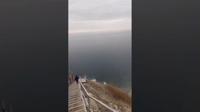 Анапа, выход к морю 800 ступеней. Спускаюсь смотреть онлайн