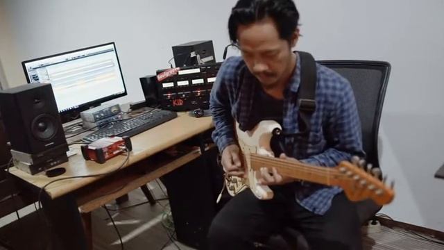 Marshall 1959 on Zoom G5N MultiFx (Dean Zelinsky Private Label) смотреть онлайн