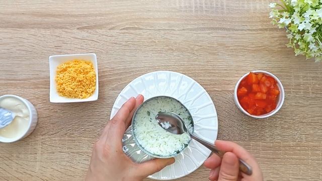 Салат с помидорами, рисом и яйцом / Рецепт вкусного салата / Салат на ПРАЗДНИЧНЫЙ СТОЛ смотреть онлайн