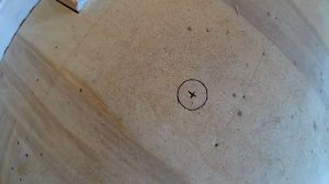 Деревянный дом: точечные светильники в натяжной потолок по деревянным перекрытиям