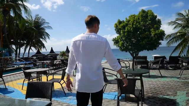 PUERTO GALERA PHILIPPINES BUDGET TRAVEL GUIDE | PHP 4000 CHALLENGE смотреть онлайн