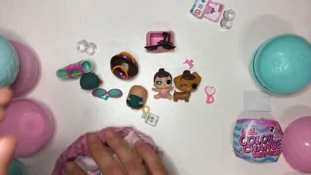 Шарики ЛОЛ Cюрприз меняют цвет! Маленькая сестренка и пет Обзор и распаковка Color Change Dolls, смотреть онлайн
