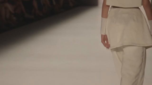 The Mercedes-Benz Fashion Week 2015. Pearly Wong смотреть онлайн