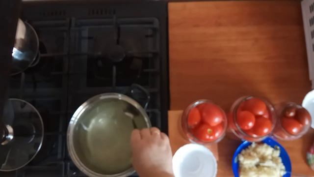 ПОМИДОРЫ В СНЕГУ ! ПОМИДОРЫ С ЧЕСНОКОМ НА ЗИМУ ! смотреть онлайн