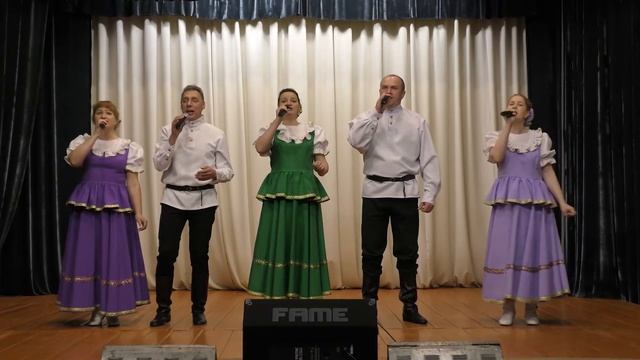 Народный ансамбль Малиновка - Никто травушку не косит (донская плясовая) смотреть онлайн