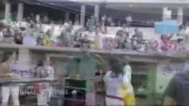 Sports Fans Stealing Ball from Kids (HD) смотреть онлайн