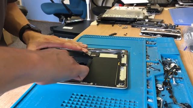 iPad 4 battery replacement смотреть онлайн