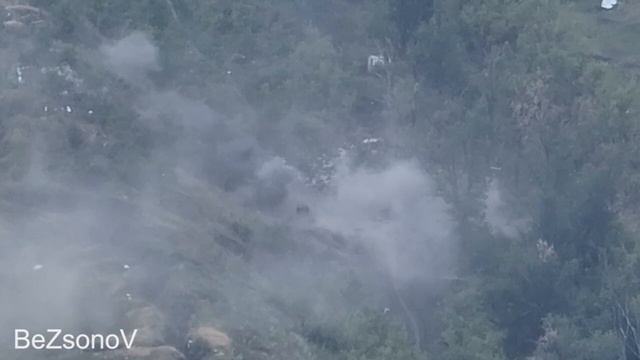 Бойцы легендарного батальона «Спарта» продолжают бить врага в районе н.п. Пески. смотреть онлайн