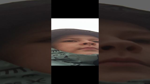 иду за сестрой в музыкальную