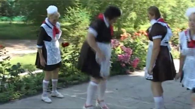 Прекрасный видео-подарок родителей выпускникам Чобручской СОШ №3. смотреть онлайн