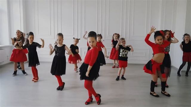 Waacking Divas Kids Ivanovo Red смотреть онлайн