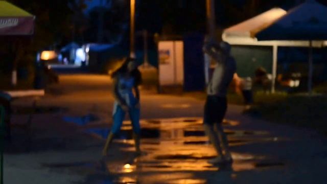 Пьяные танцы в гидропрке смотреть онлайн