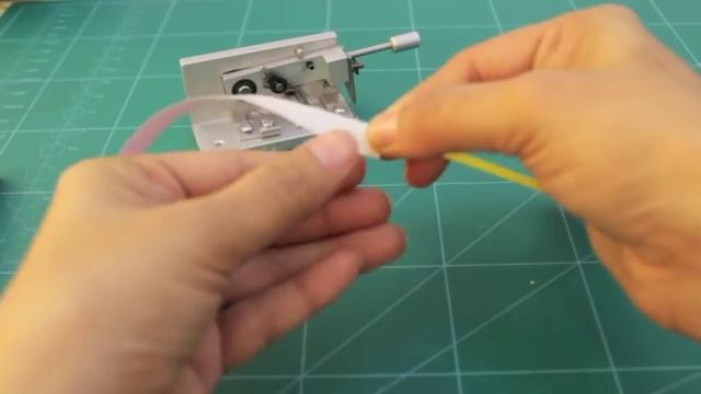 How To Use A Quilling Fringer