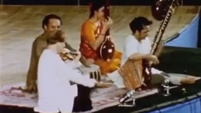 Ravi Shankar and Yehudi Menuhin смотреть онлайн