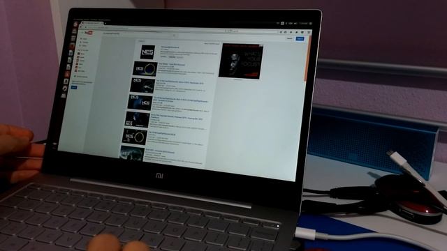 Mi Notebook Air 12.5 - Ubuntu 16.10 смотреть онлайн