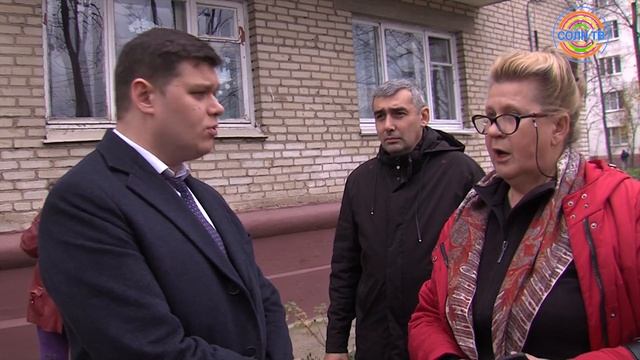 Жители Андреевки считают строительство ТЦ у дома №13 незаконным