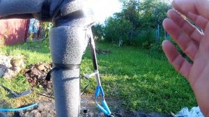 ИЗ СКВАЖИНЫ СДЕЛАЛ КОЛОНКУ ДЛЯ ВОДЫ.