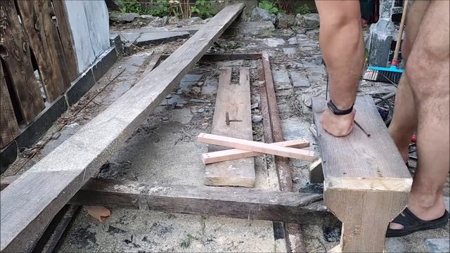 Маленькая скамейка из доски смотреть онлайн