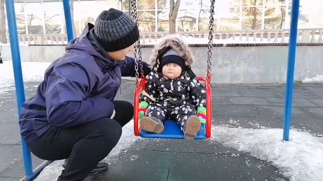 03.04.2021 / 11 МЕСЯЦЕВ / УЧИМСЯ ЕСТЬ / ПРИЕХАЛ ДЯДЯ смотреть онлайн