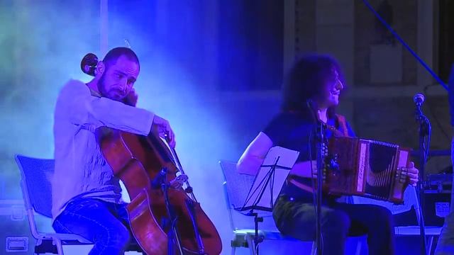 Polca Spizzicata - Roberto Lucanero Trio смотреть онлайн