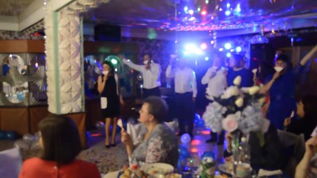 Выпускной 2018. Поздравление родителей. Родители поют песню для детей на выпускном. Улыбка смотреть онлайн