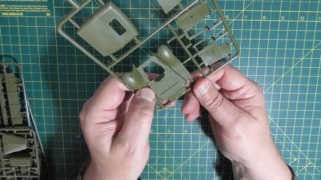 Zvezda 1/35th scale Gaz AAA truck part 1 смотреть онлайн