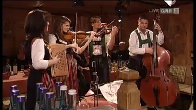 Die Gfierigen - Zack-Zack-Polka.flv смотреть онлайн