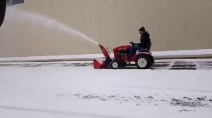 Трактор Митракс Т10 с роторным навесным снегоуборщиком