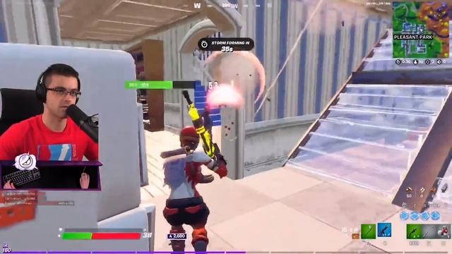STREAMERS *REACT* TO THE Pulga Locker Bundle! - Pulga x CLIX LOCKER BUNDLE смотреть онлайн