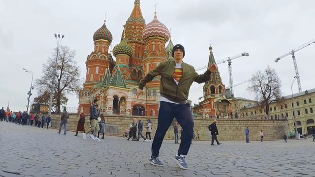ТАНЦЫ в МОСКВЕ | HOUSE DANCE | СУПЕРМЕН НА КРАСНОЙ ПЛОЩАДИ смотреть онлайн