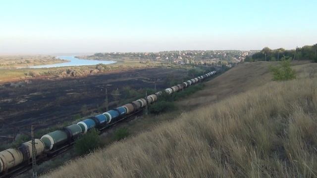 Электровоз ВЛ80С-2157/2147 с грузовым поездом смотреть онлайн