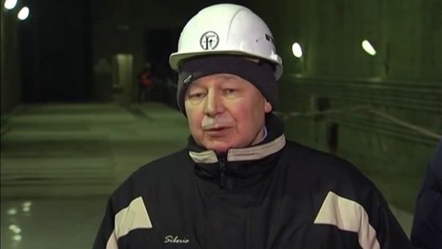 Осмотр хода строительства станции «Ломоносовский проспект» Калининско-Солнцевской линии метрополи.. смотреть онлайн