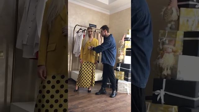 тренды вечернего образа - платье в горох. Обзор Кирилла Савченко. смотреть онлайн