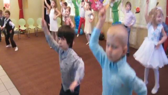 Сад "ЭйдоС". Весна 2016. Средняя группа. Варись кашка смотреть онлайн
