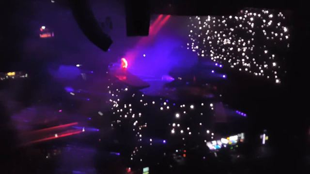 Brian May Guitar Solo Queen +Adam Lambert Ziggo Dome Amsterdam. смотреть онлайн