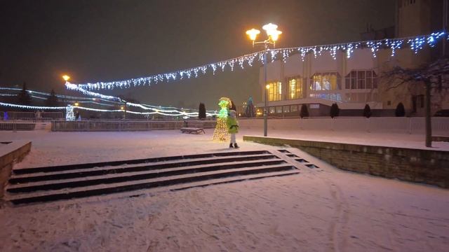 Лида новогодняя 2021, вечерние прогулки, 4К смотреть онлайн