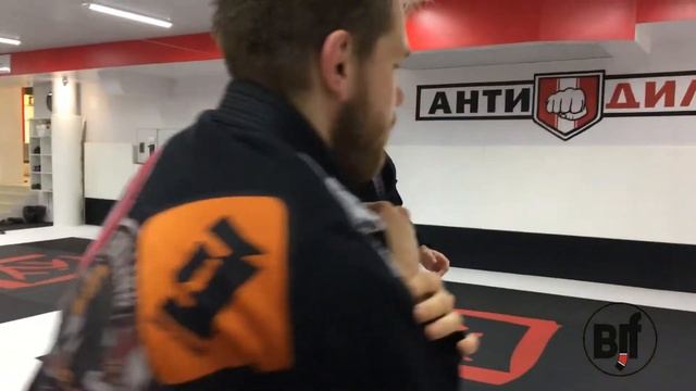 Дмитрий Носов демонстрирует выход на рычаг локтя со стойки смотреть онлайн