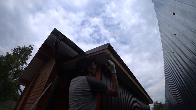 Монтаж белоснежного карниза.Правильный монтаж карниза.Один из этапов работы.#казань #строительство смотреть онлайн