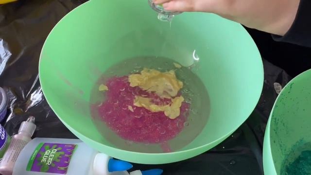 MAKING SLIME BLINDFOLDED.. HomeMade Slime смотреть онлайн