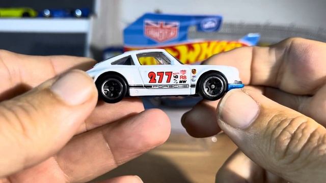 Hotwheels 71. Porsche 911 review смотреть онлайн