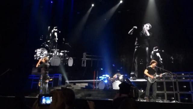 VAN HALEN--5/19/12 EXCEL ENERGY CENTER ST. PAUL MN смотреть онлайн